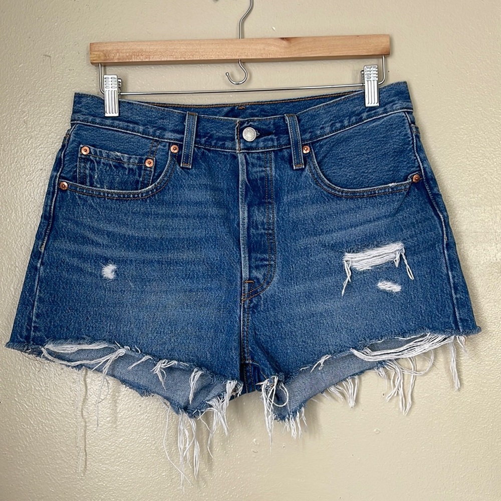 LEVI’S | 501 BLUE JEAN HIGH WAIST SHORTS SIZE 30